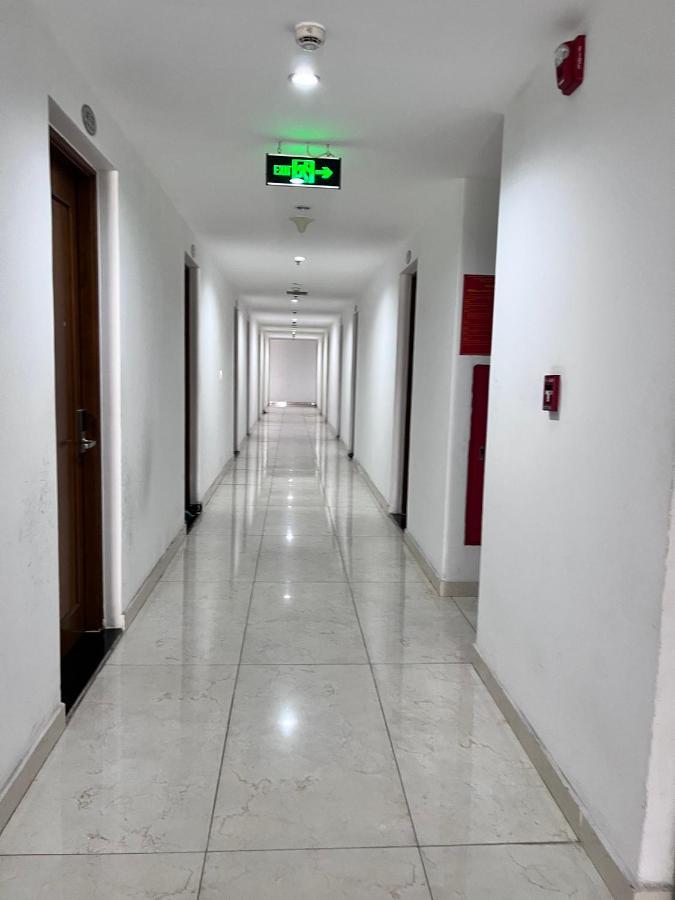 Sky Center Thap A Gan San Bay Tan Son Nhat TP. Hồ Chí Minh